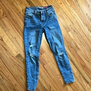 Blue, skinny ripped jeans